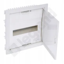 rozdzielnica-podtynkowa-rwn-z-drzwiczkami-metalowymi-i-listwa-n-pe-1x12-mod