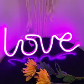 neon-led-baterie-na-sciane-love