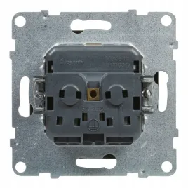 gniazdo-schuko-2p-z-16-a-250-v-z-przeslona-zaciski-automatyczne-c