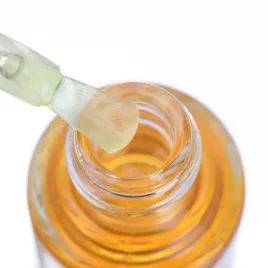 oliwka-do-skorek-i-paznokci-o-zapachu-mango-z-woreczkiem-5-ml