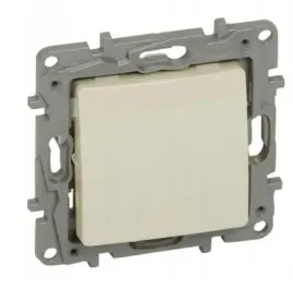 legrand-niloe-przycisk-dzwonkowy-pojedynczy-bezowy-kremowy-396615