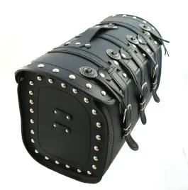 skorzany-kufer-50-cm-z-cwiekami-centralny-chopper-cwieki-broszka