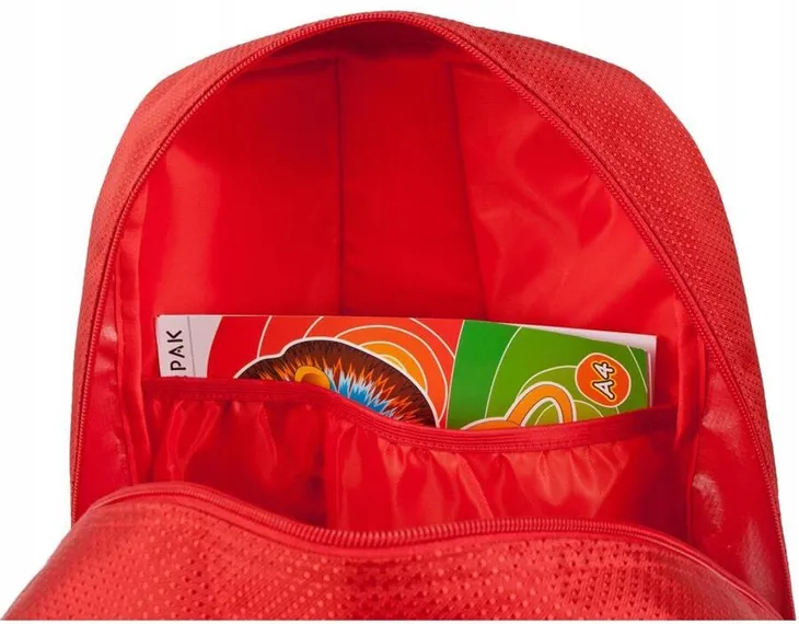 plecak-polska-starpak-cechy-dodatkowe-elementy-odblaskowe-kieszen-na-napoje-regulowany-pasek-usztywniane-dno-usztywniane-plecy