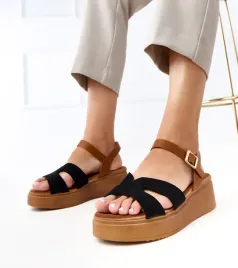 czarne-sandaly-z-ekoskory-na-platformie-ursita