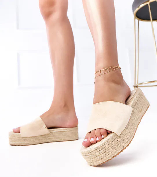 bezowe-klapki-espadryle-na-platformie-klody-kolor-bezowy