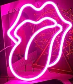 neon-led-usta-duzy-jezyk-dekoracja-z-charakterem-i-kobieca-energia