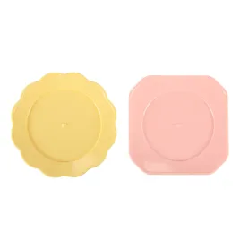 duzy-tort-urodzinowy-pietrowy-do-krojenia-swiatla-muzyka