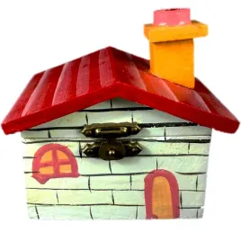 dekoracja-drewniana-skrzynia-domek-niespodzianka-85x7-cm