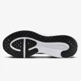 revolution-8-marka-nike