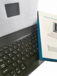 etui-z-klawiatura-ipad-czarny-skorzany-zamiennik-ipad-magnes