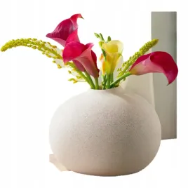 piekny-recznie-wykonany-ceramiczny-okragly-wazon-dekoarcyjny-bialy-18-cm