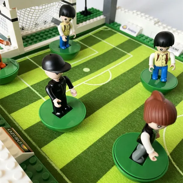 stadion-pilkarski-z-klockow-401-elementow-glebokosc-produktu-61-5-cm