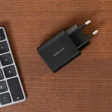 spacecase-ladowarka-usb-c-30w-gan-do-telefonow-3x-usb-typ-c-quick-charge-stan-nowy