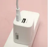 ladowarka-sieciowa-30w-kabel-typ-c-usb-pd-kolor-bialy