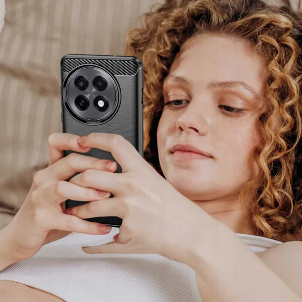 spacecase-carbon-oneplus-13r-black-funkcje-ladowanie-indukcyjne-pochlanianie-wstrzasow