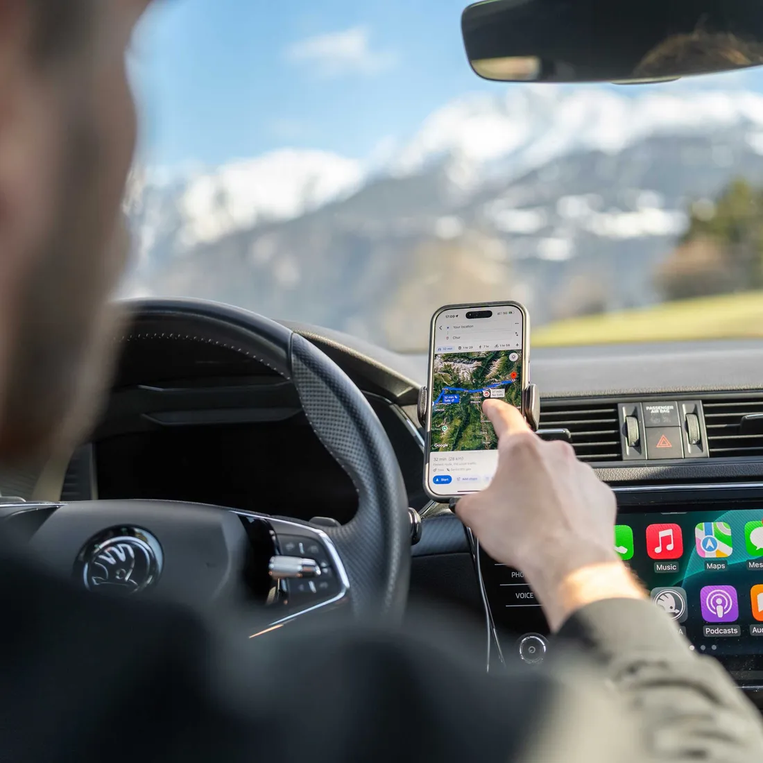 spacecase-car-holder-air-vent-wireless-charge-wm8b