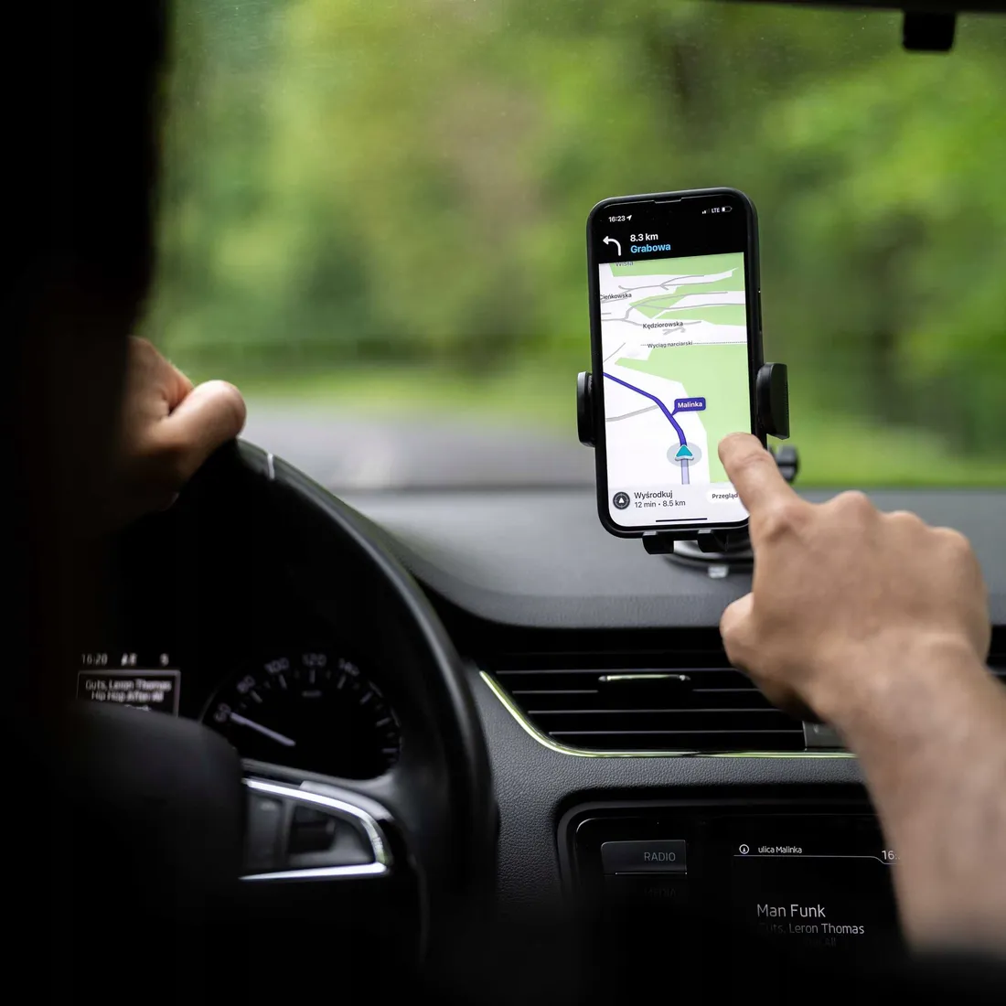 spacecase-car-holder-sc13-ghost-dash-windshield-black