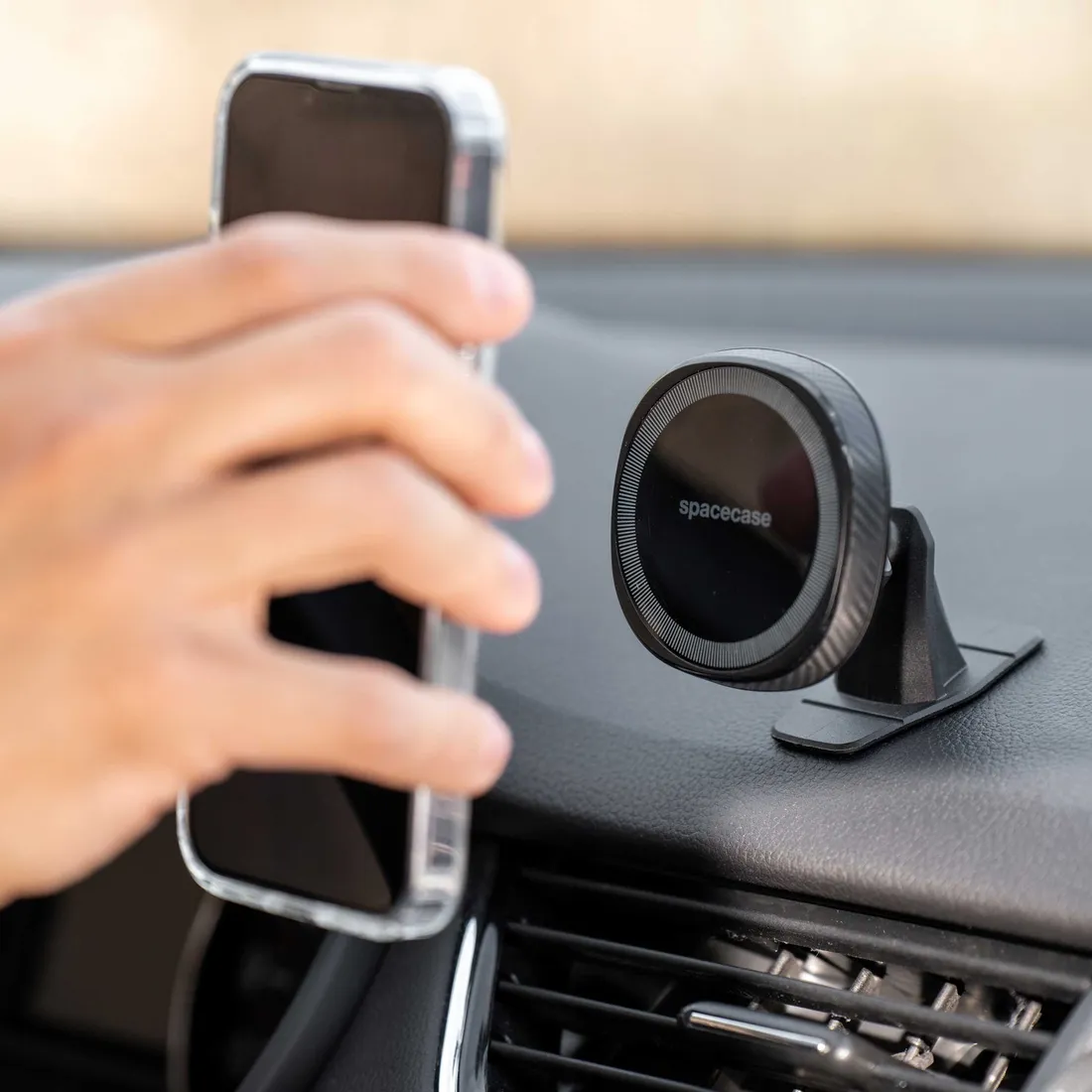 spacecase-car-holder-sc05-dash-console-magsafe-black