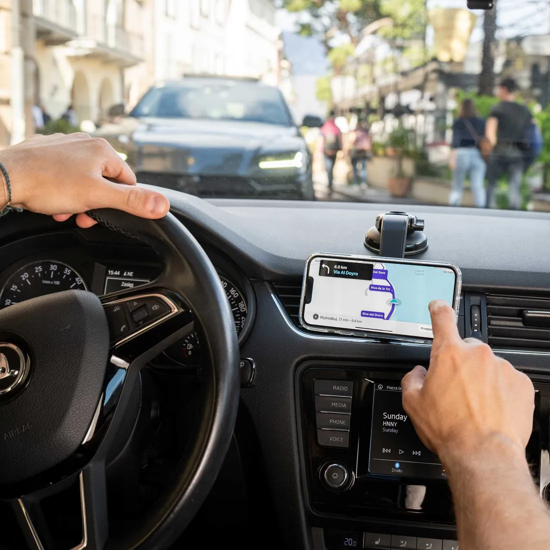 spacecase-car-holder-sc07-dash-magsafe-black