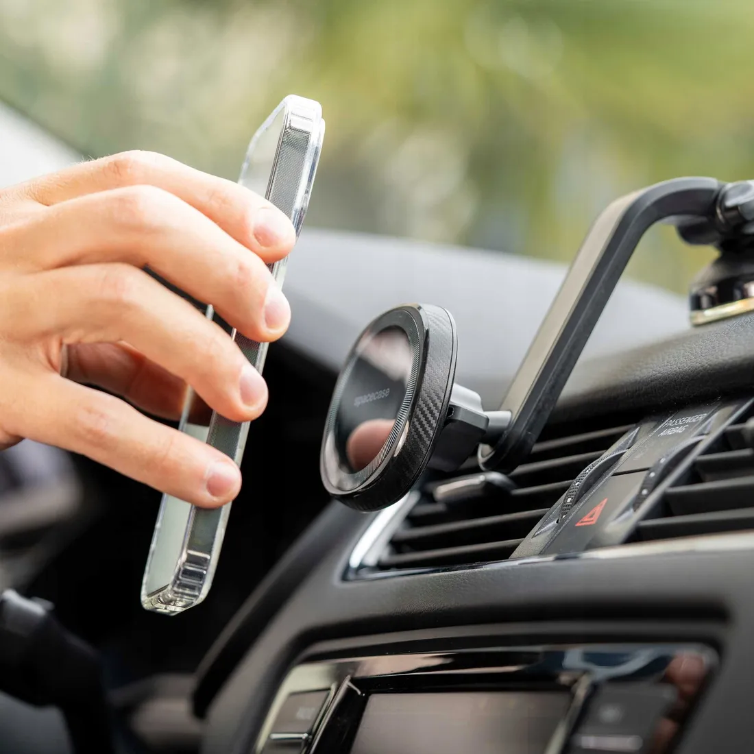 spacecase-car-holder-sc07-dash-magsafe-black