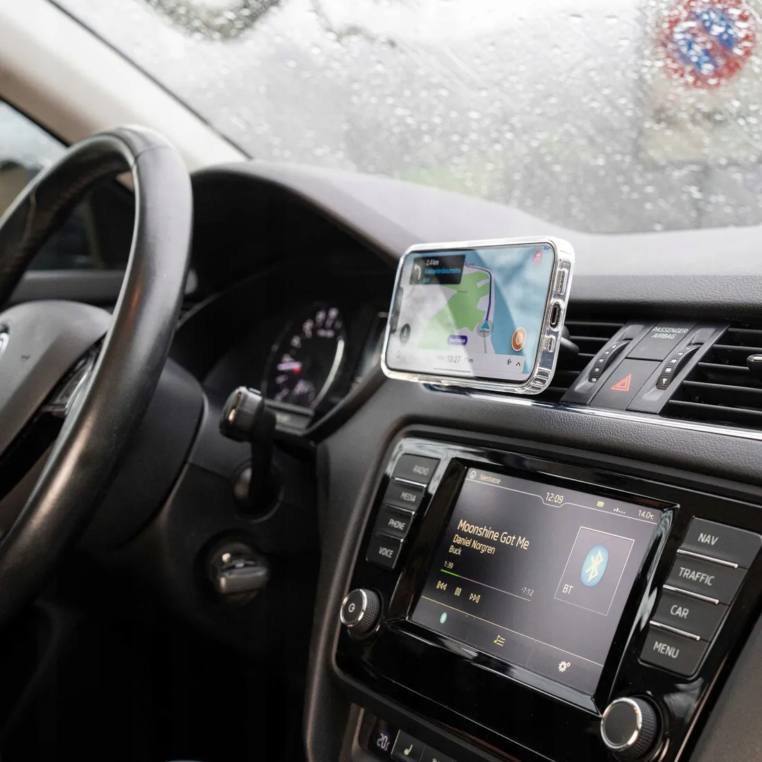spacecase-car-holder-sc04-air-vent-magsafe-black