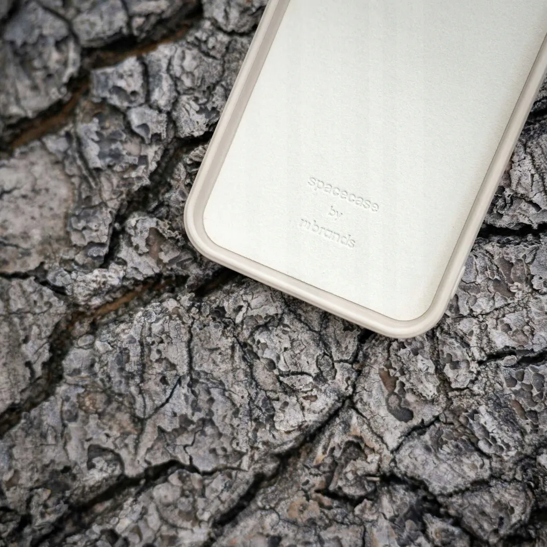 spacecase-silicone-case-iphone-xs-max-bone