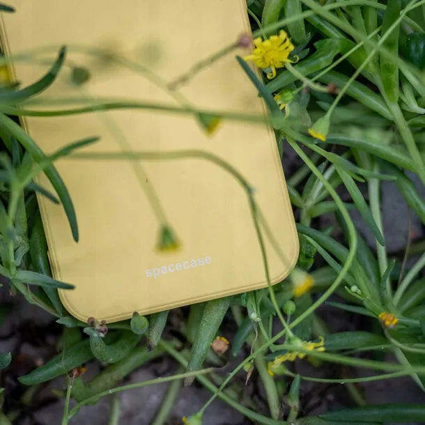 spacecase-silicone-case-iphone-xr-yellow-typ-plecki