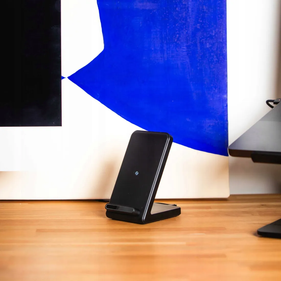 spacecase-wireless-charger-wm6b-black