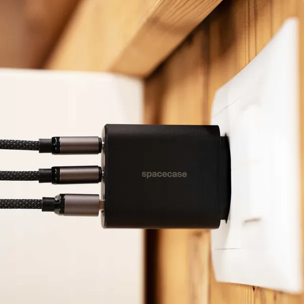 spacecase-usb-charger-30w-gan-sc003b-black-liczba-urzadzen-ladowanych-jednoczesnie-3