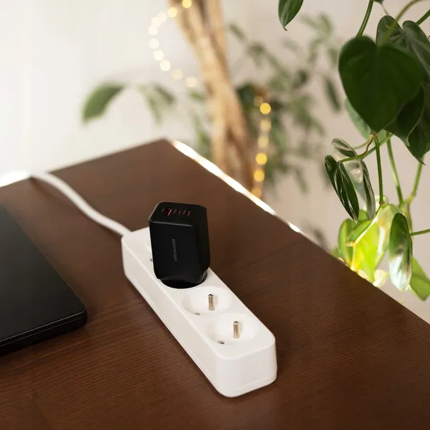 spacecase-usb-charger-65w-gan-sc008b-black-liczba-urzadzen-ladowanych-jednoczesnie-3