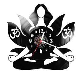 zegar-scienny-z-plyty-winylowej-yoga-1800-14