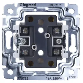 legrand-sistena-life-gniazdo-podwojne-b-u-16a-pt-220-ip20-775732-1-szt