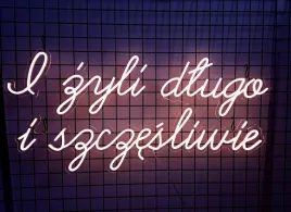 neon-led-i-zyli-dlugo-i-szczesliwie-120x40cm