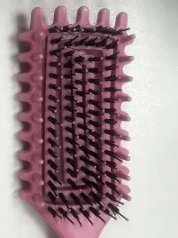 szczotka-do-wlosow-kreconych-definiujaca-loki-roz-intervion