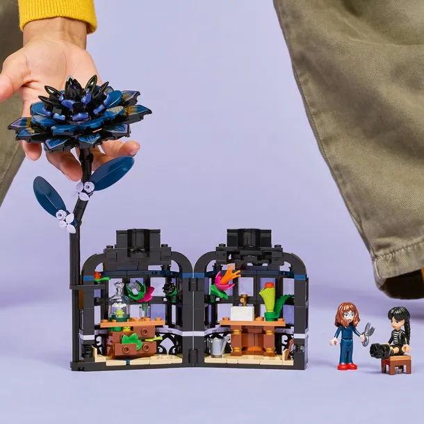 kwiat-czarnej-dalii-marka-lego