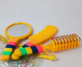 zestaw-dla-dzieci-3w1-szczotka-grzebien-i-lusterko-w-kosmetyczce