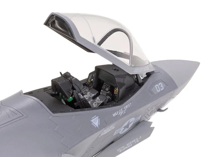 samolot-lockheed-martin-f-35c-lightning-ii-model-60794-tamiya-okres-po-ii-wojnie-swiatowej