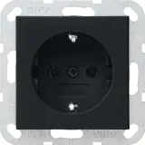 gniazdo-schuko-gira-system-55-czarny-matowy