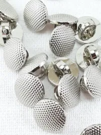 guziki-plastikowe-srebrne-10mm-na-stopce-lekkie-ozdobne-jak-metalowe-5szt