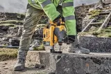 odsysacz-pylu-sds-plus-dewalt-d25304dh-marka-dewalt