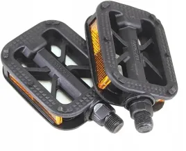 pedaly-plastikowe-czarne-rowerowe-mtb-platformy-odblaskowe-antyposlizgowe
