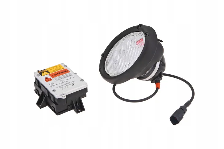 71425701-lampa-robocza-marka-maszyny-massey-ferguson