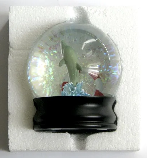 lamiglowka-snowglobe-dolphin-poziom-1-4-eureka-material-plastik