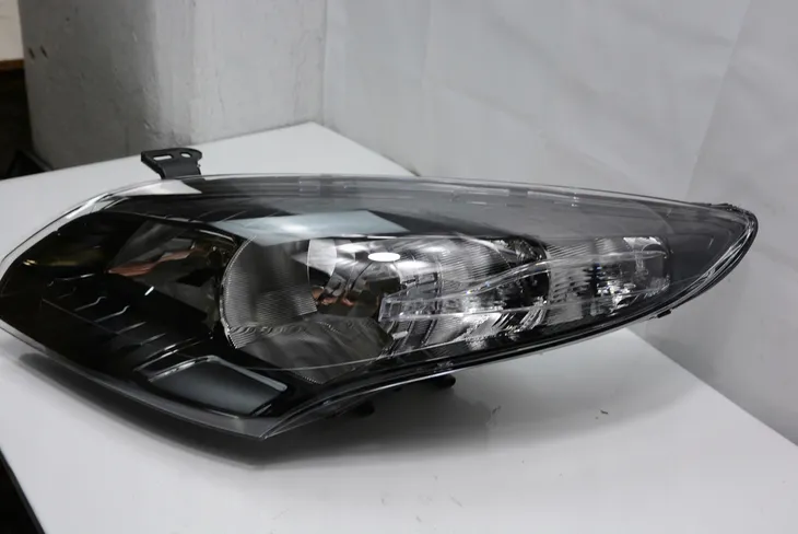 reflektor-lewy-renault-megane-gt-producent-czesci-magneti-marelli