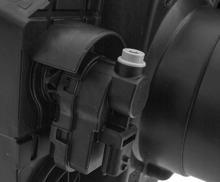 reflektor-prawy-halogen-ff-opel-vivaro-numer-katalogowy-czesci-1ee-011-565-161
