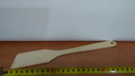 lopatka-drewniana-skosna