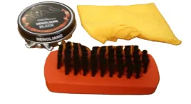 zestaw-do-czyszczenia-obuwia-pasta-szczoteczka-sciereczka