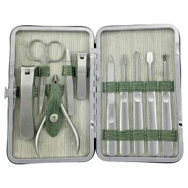 zestaw-do-manicure-pedicure-paznokci-skorek-10g