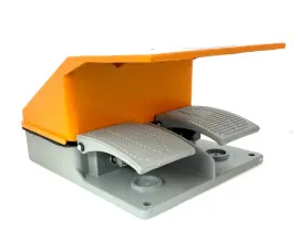 wylacznik-nozny-pedal-podwojny-z-oslona-przycisk