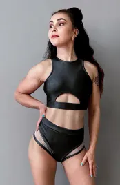 top-do-pole-dance-z-wycieciem-pod-biustem-m-l-czarny